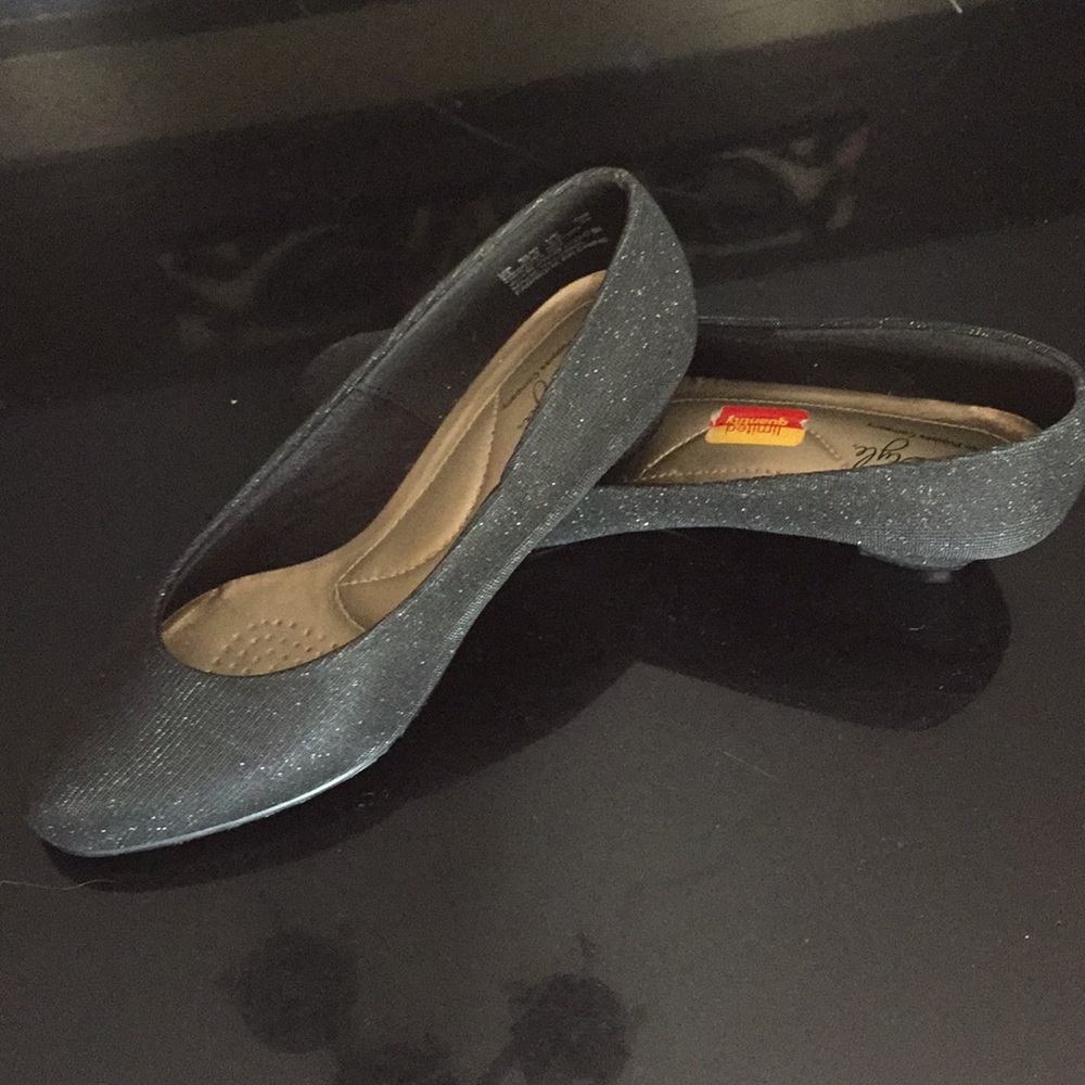 Soft style heels black shimmer‎ size 6.5